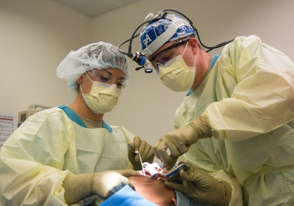 How to whiten your teeth